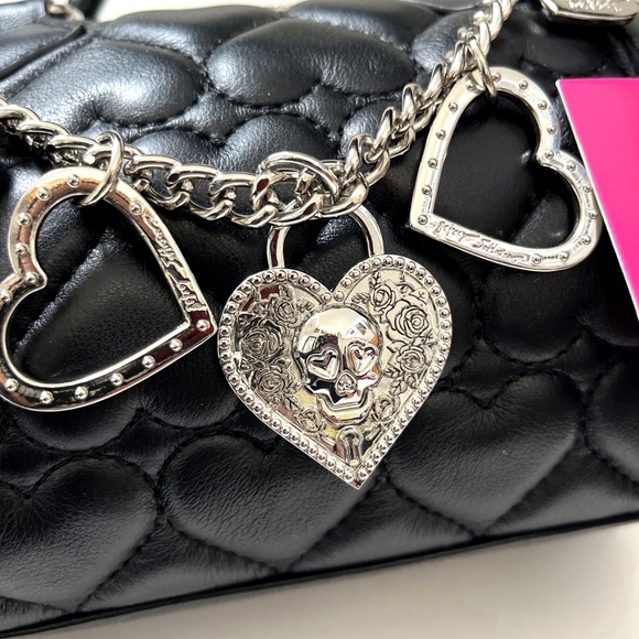 BETSEY JOHNSON Quilted Heart Satchel Bag Skull Charm Chain Black Crossbody Purse - Picture 5 of 11